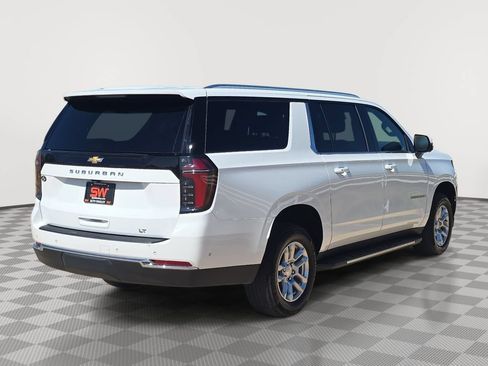 Used 2025 Chevrolet Suburban LT AWD/4WD image 7