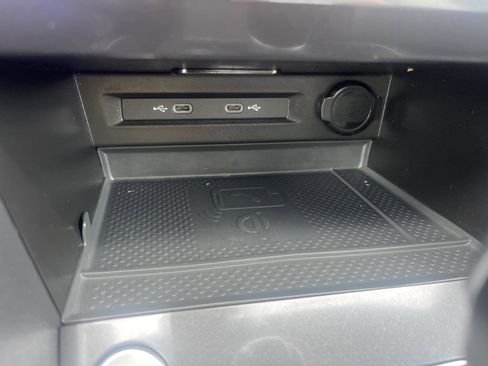 Used 2024 Volkswagen Tiguan SE R-Line image 27