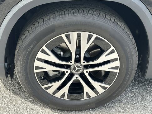 Certified 2025 Mercedes-Benz GLA 250 image 12