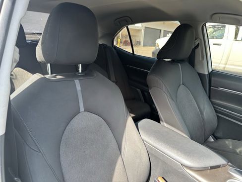 Used 2021 Toyota Camry LE FWD image 30
