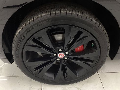 Used 2018 Jaguar F-PACE S image 52