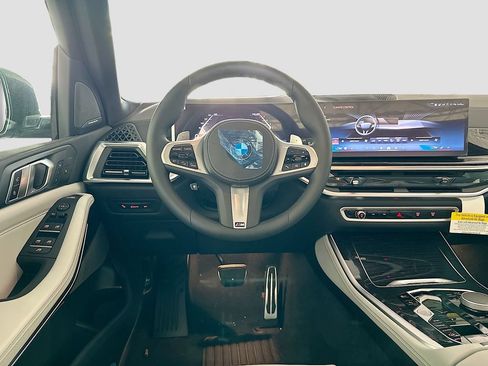 Used 2026 BMW X5 xDrive40i w/ M Sport Package AWD/4WD image 24