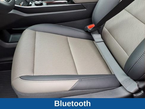 New 2027 Chevrolet Equinox LT w/ Convenience Package II FWD image 17