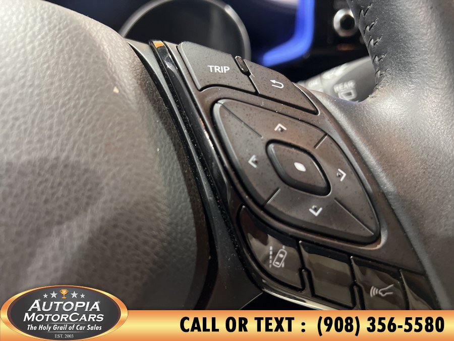 Used 2022 Toyota C-HR XLE FWD image 22