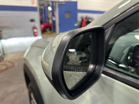 Used 2026 Chevrolet Equinox LT AWD/4WD image 25