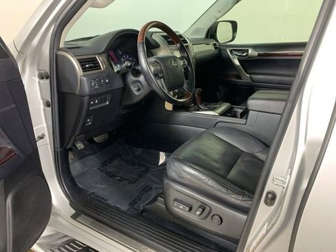 Used 2014 Lexus GX 460 w/ Premium Package AWD/4WD image 32