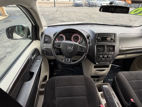 Used 2013 Dodge Grand Caravan SE image 15