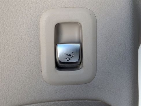 Used 2016 Mercedes-Benz GLC 300 image 24