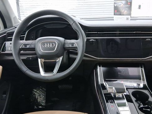 Used 2025 Audi Q7 3.0T Premium Plus w/ Premium Plus Package image 4