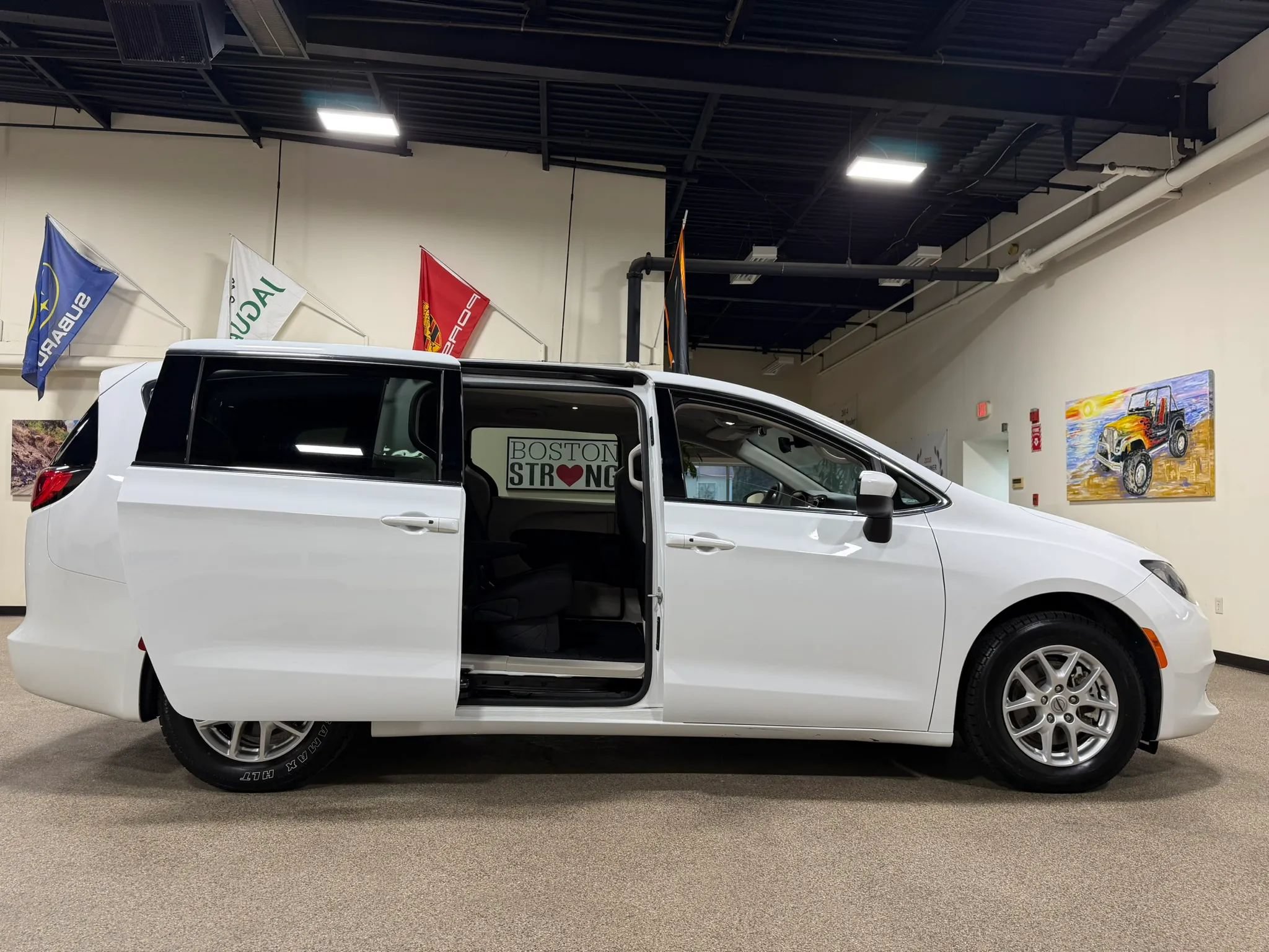 Used 2023 Chrysler Voyager LX FWD image 27