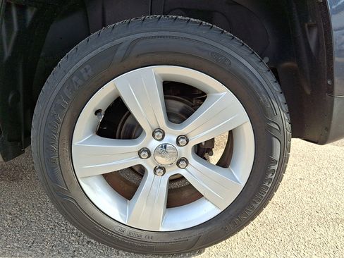 Used 2014 Jeep Patriot Latitude image 10