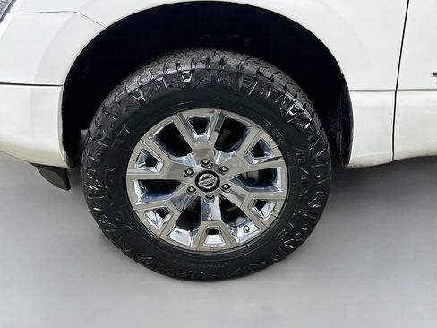 Used 2021 Nissan Titan SV w/ SV Convenience Package AWD/4WD image 8
