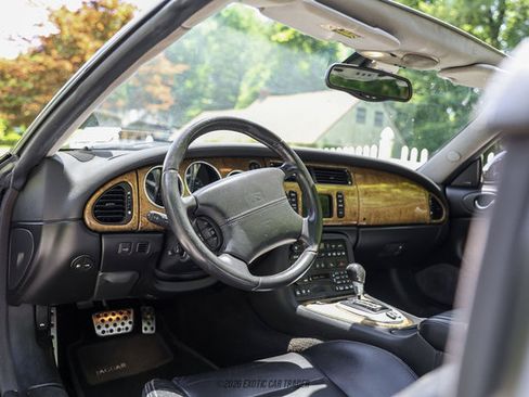 Used 2002 Jaguar XK8 Convertible RWD image 42