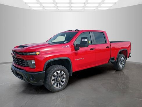 Used 2025 Chevrolet Silverado 2500 Custom w/ Custom Convenience Package image 4
