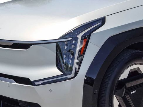 Certified 2024 Kia EV9 Land AWD/4WD image 8