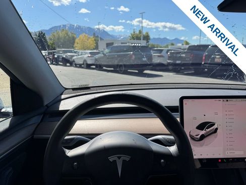 Used 2023 Tesla Model Y Long Range AWD/4WD image 19