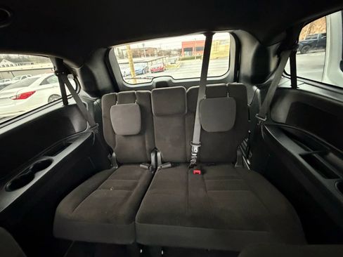 Used 2017 Dodge Grand Caravan SE image 11