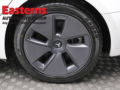 Used 2023 Tesla Model 3 Standard Range image 8