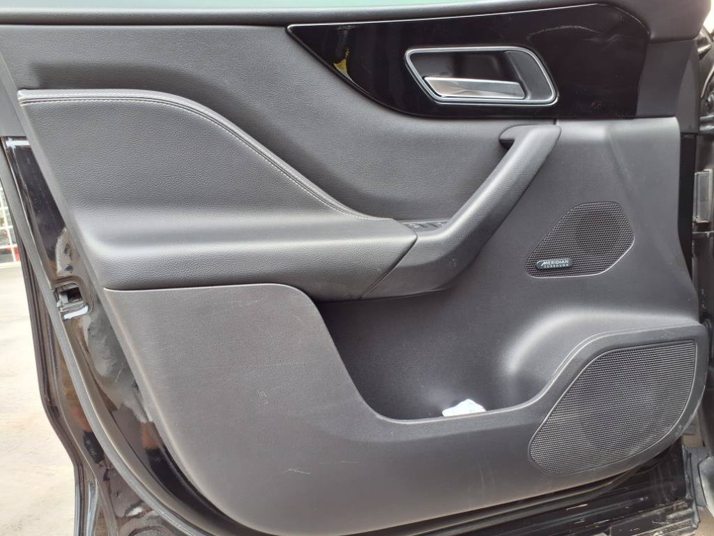 Used 2019 Jaguar F-PACE R-Sport AWD/4WD image 14