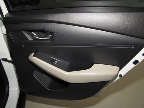 Certified 2024 Honda Accord EX-L image 19
