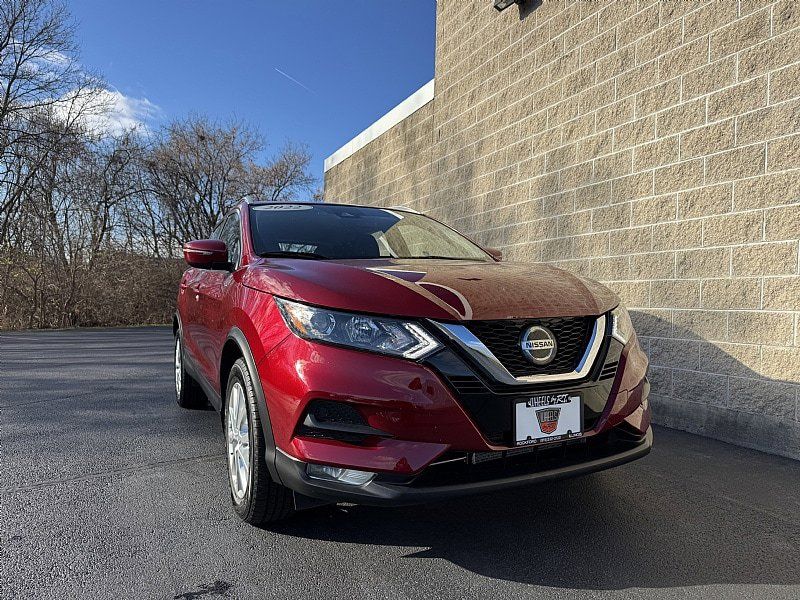 Used 2022 Nissan Rogue Sport SV AWD/4WD image 1