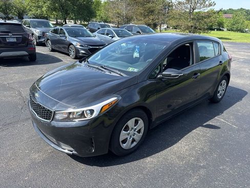 Used 2017 Kia Forte LX FWD image 3