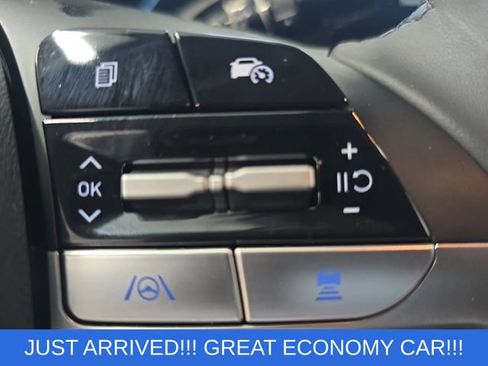 Used 2025 Hyundai Elantra SEL w/ Cargo Package FWD image 18