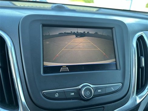 Used 2021 Chevrolet Equinox LT image 25