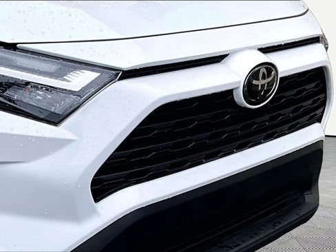 Certified 2025 Toyota RAV4 XLE AWD/4WD image 30