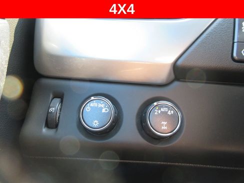 Used 2019 Chevrolet Suburban LT AWD/4WD image 30