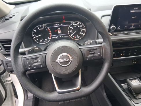 Used 2024 Nissan Rogue S image 14