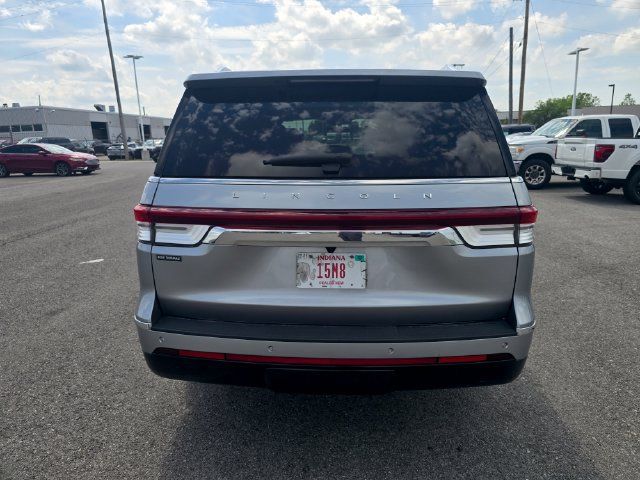 Used 2023 Lincoln Navigator Reserve AWD/4WD image 4