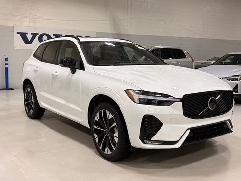 Used 2026 Volvo XC60 B5 Plus w/ Protection Package Premier image 7