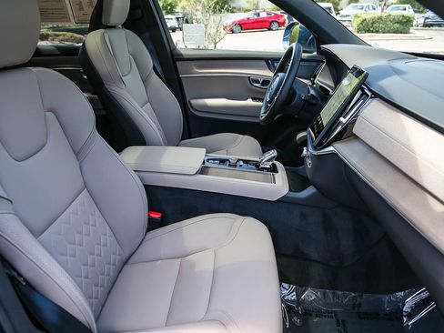 Certified 2026 Volvo XC90 B6 Plus w/ Protection Package Premier AWD/4WD image 21
