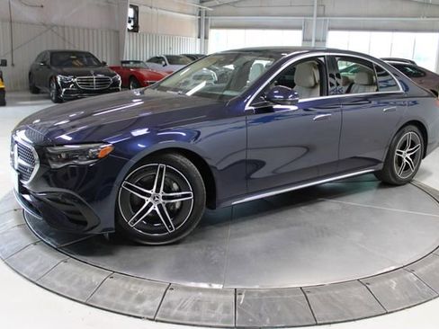 Used 2025 Mercedes-Benz E 450 4MATIC Sedan w/ Driver Assistance Package image 4