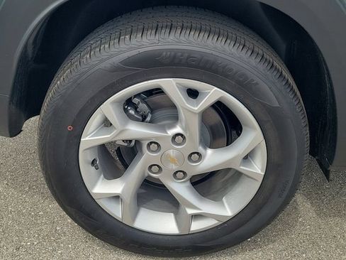 New 2026 Chevrolet Trax LS w/ LS Convenience Package FWD image 3