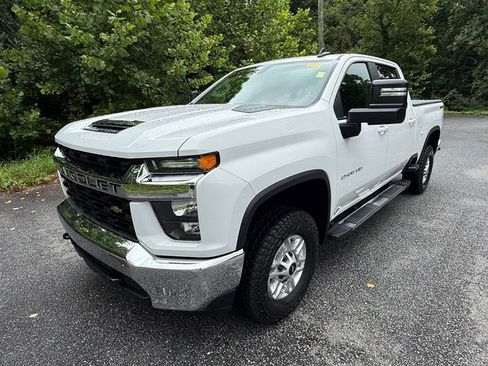 Used 2023 Chevrolet Silverado 2500 LT AWD/4WD image 2