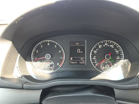 Used 2015 Volkswagen Passat 1.8T SE FWD image 16
