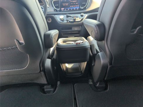 New 2027 Chrysler Pacifica LX FWD image 34