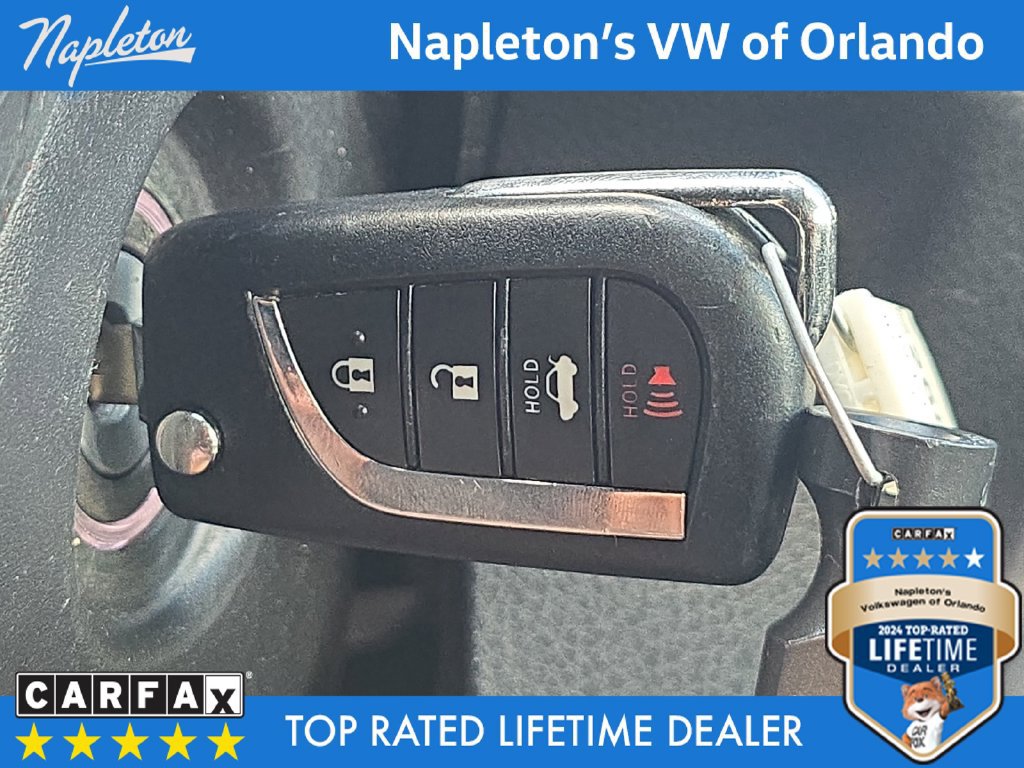 Used 2019 Toyota Camry SE FWD image 18