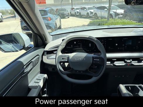 New 2026 Kia EV9 Wind image 13