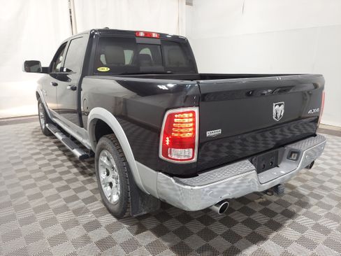 Used 2016 RAM 1500 Laramie AWD/4WD image 2