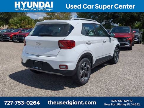 New 2026 Hyundai Venue SEL image 7