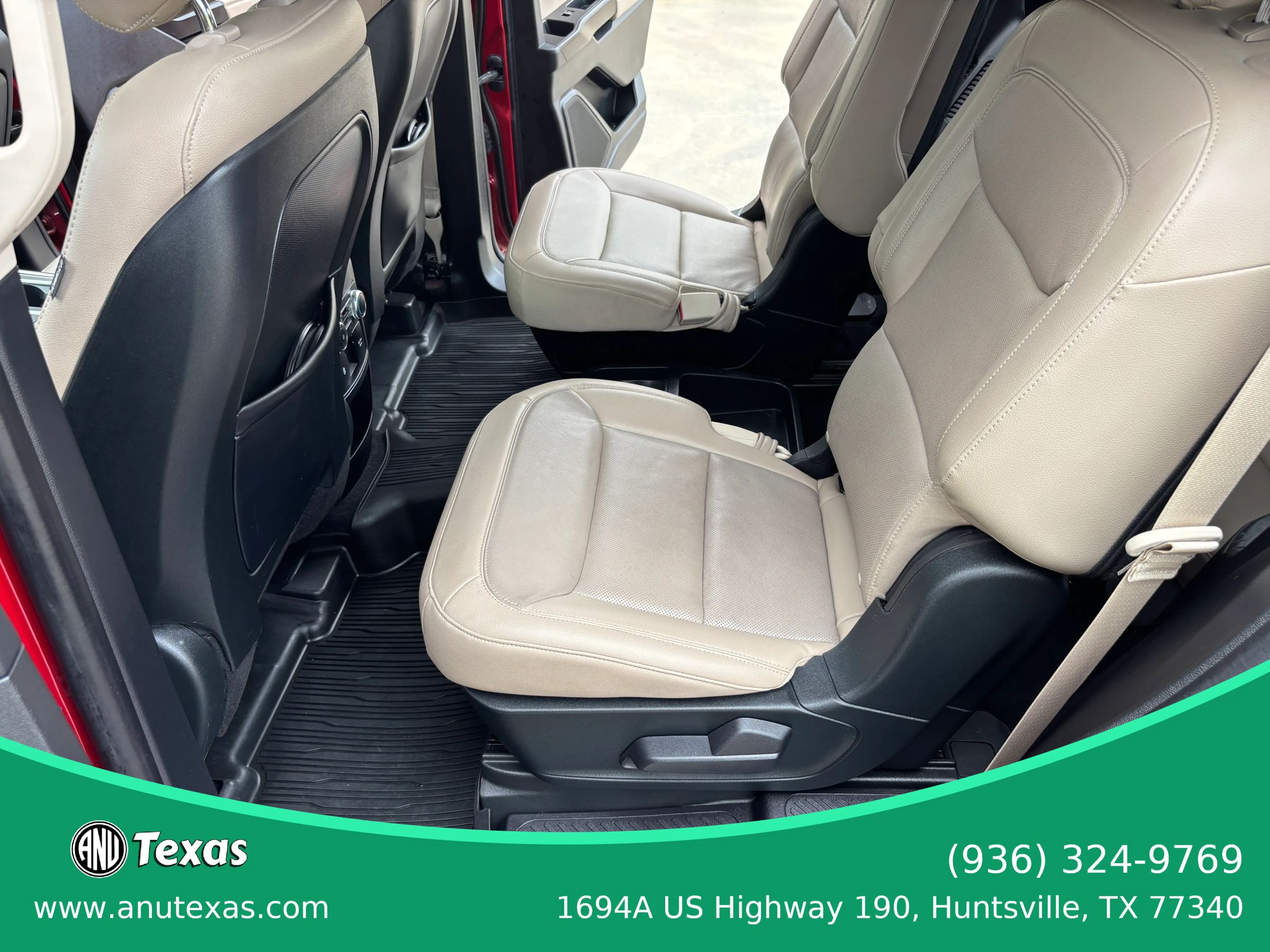 Used 2020 Ford Explorer Limited w/ Class III Trailer Tow Package AWD/4WD image 34