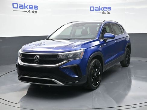 Used 2022 Volkswagen Taos SE image 4