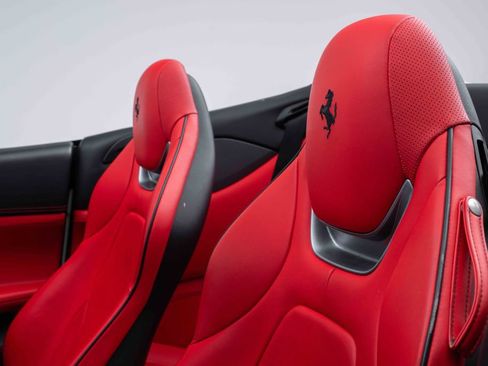 Used 2020 Ferrari Portofino image 22