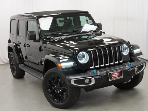 Certified 2023 Jeep Wrangler Unlimited Sahara w/ Cold Weather Group AWD/4WD image 8