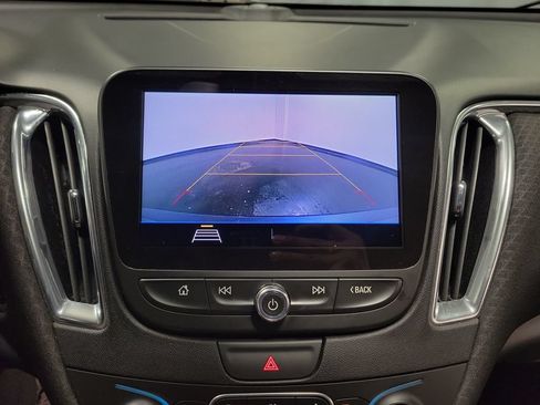 Used 2019 Chevrolet Malibu LT FWD image 21