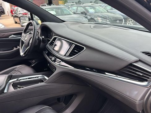 Used 2024 Buick Enclave Avenir w/ Avenir Technology Package AWD/4WD image 27
