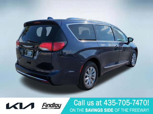 Used 2017 Chrysler Pacifica Touring-L Plus FWD image 7
